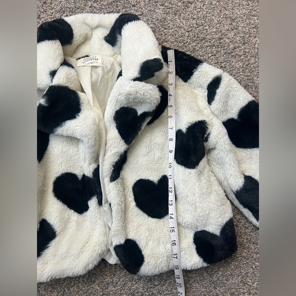 Ashley By 26 International Romantic Faux Fur Black and White Heart Teddy Jacket - Picture 7 of 8